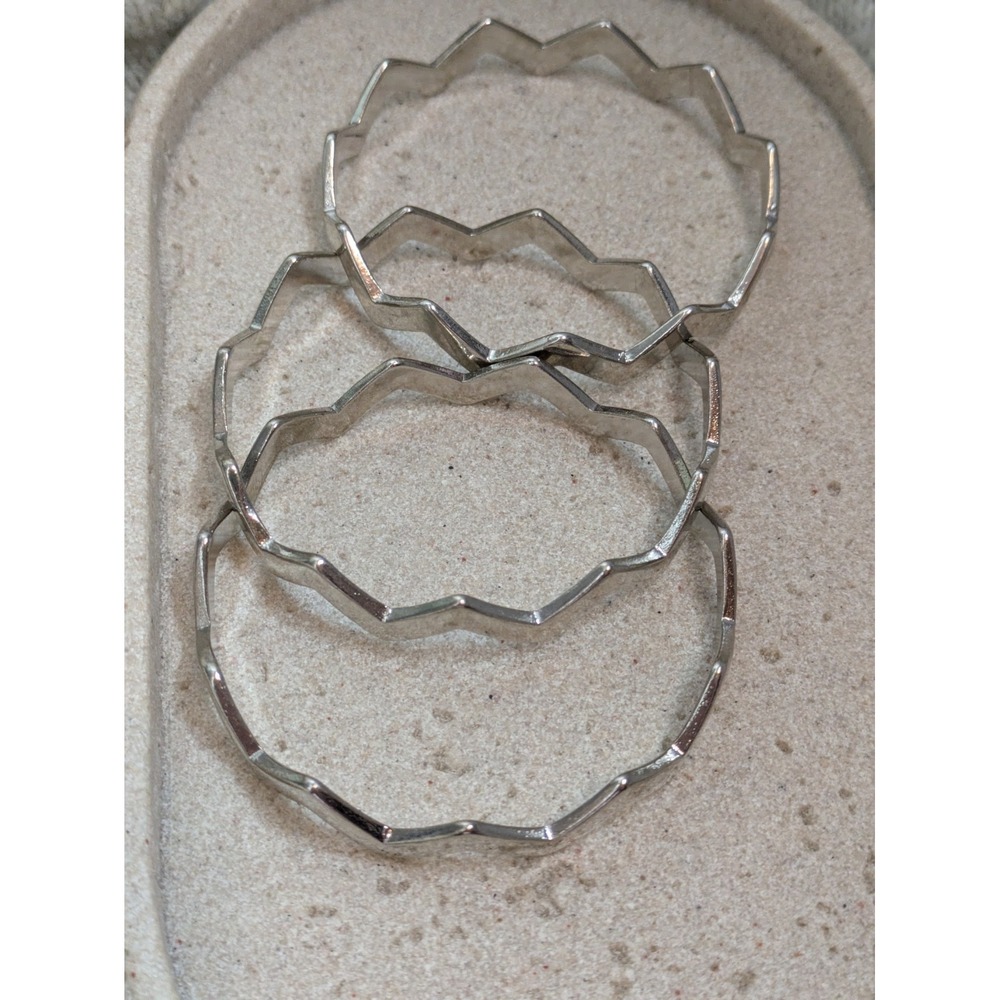 Silver Tone Bangle Bracelet Set of 3 Nestling Zig Zag Pattern Layering Abstract
